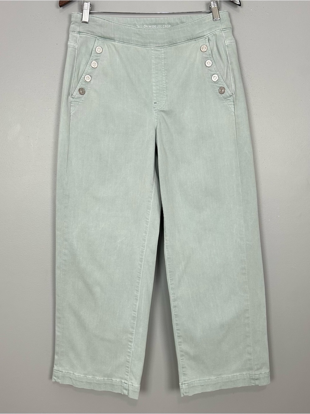 Chico’s Pull-On Wide Leg Ankle Jeans Women’s Size 8 Sailor Sailor Buttons